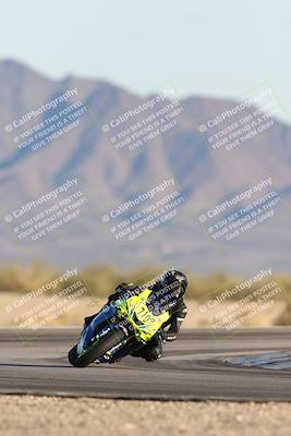 media/Dec-07-2025-CVMA (Sun) [[3e7d2de5dc]]/Race 17-Amateur Formula Middleweight/